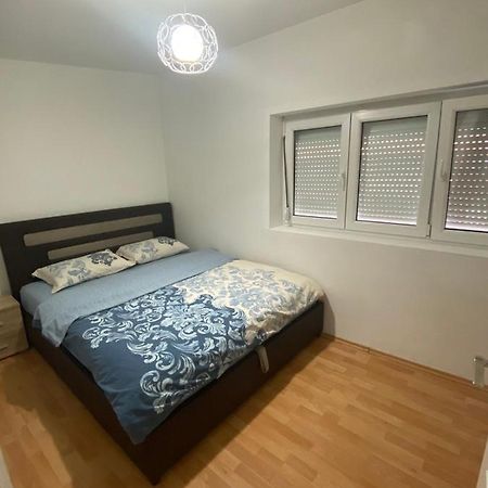 Apartman Niksic Appartement Buitenkant foto