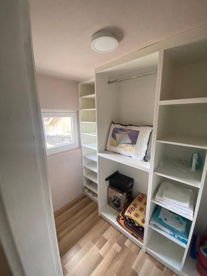 Apartman Niksic Appartement Buitenkant foto